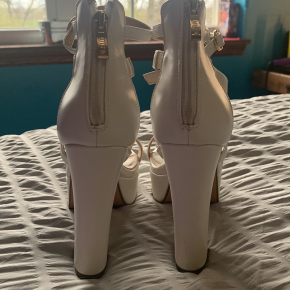 White strap high heels - Picture 3 of 3